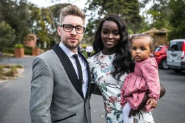 Câu chuyện tình đẹp như cổ tích làm tan biến mọi định kiến về màu da