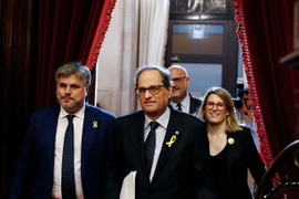 Ông Quim Torra (giữa) tại phiên họp hội đồng lập pháp tại vùng tự trị Catalonia ngày 12/5. (Nguồn: AFP/TTXVN)
