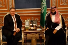 Ngoại trưởng Mỹ Mike Pompeo và Thái tử Saudi Arabia Mohammed bin Salman trong cuộc gặp ngày 16/10. (Nguồn: Reuters)