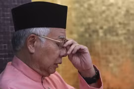 Cựu Thủ tướng Malaysia Najib Razak tại cuộc họp của đảng UMNO ở Kuala Lumpur ngày 11/5. (Nguồn: EPA/TTXVN)