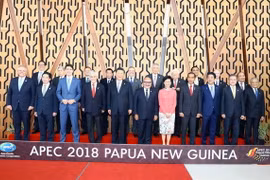 Các Nhà lãnh đạo APEC chụp ảnh chung. (Ảnh: Thống Nhất/TTXVN)