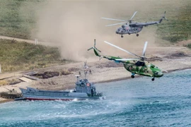 Binh sỹ quân đội Nga tham gia cuộc tập trận Vostok-2018 tại thị trấn Slavyanka, cách Vladivostok 100km về phía nam ngày 15/9/2018. (Ảnh: AFP/TTXVN)