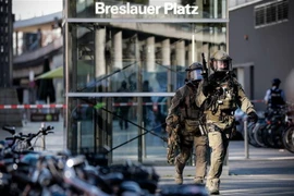 [Video] Cảnh sát Đức giải cứu thành công con tin tại Cologne