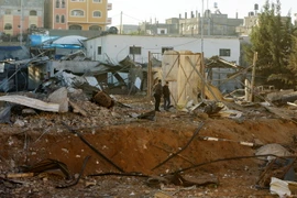 Một cơ sở quân sự của phong trào Hamas bị phá hủy sau cuộc không kích của Israel xuống Dải Gaza. (Nguồn: AFP/TTXVN)