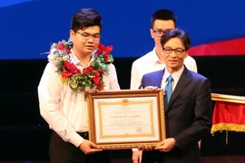 [Photo] Trao thưởng kỳ thi tay nghề thế giới và tay nghề quốc gia 