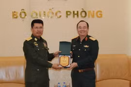 Thượng tướng Phạm Ngọc Minh tiếp Trung tướng Tin Maung Win Tư lệnh Lực lượng Phòng không Myanmar. (Nguồn: TTXVN/phát)