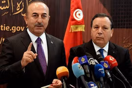 Ngoại trưởng Thổ Nhĩ Kỳ Mevlut Cavusoglu (trái). (Nguồn: AFP)