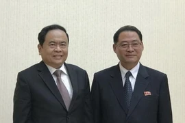 Chủ tịch Ủy ban Trung ương Mặt trận Tổ quốc Việt Nam Trần Thanh Mẫn gặp và hội đàm với ông Pak Tae Song, Ủy viên Bộ Chính trị, Phó Chủ tịch Ban Chấp hành Trung ương Đảng Lao động Triều Tiên, ngày 10/9, tại Nhà Quốc hội Triều Tiên ở Thủ đô Bình Nhưỡng. (Ản