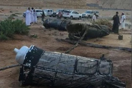 Các mảnh vỡ của tên lửa do nhóm phiến quân Houthi phóng từ Yemen bị đánh chặn tại Riyadh, Saudi Arabia ngày 11/4. (Nguồn: Al Arabiya/TTXVN)