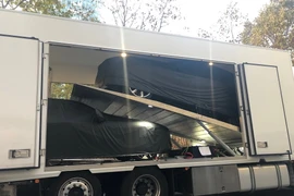 [Photo] Xe VinFast được di chuyển từ Italy tới Paris Motor show