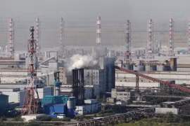 Toàn cảnh nhà máy sản xuất nhôm Rusal Sayanogorsk ở Sayanogorsk, Nga. (Nguồn: AFP/TTXVN)