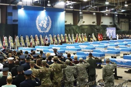 Lễ tiếp nhận hài cốt các binh sĩ Mỹ tử trận trong Chiến tranh Triều Tiên tại căn cứ không quân Osan, phía nam Seoul, Hàn Quốc ngày 1/8. (Ảnh: Yonhap/TTXVN)