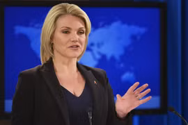 Người phát ngôn Bộ Ngoại giao Mỹ Heather Nauert trong cuộc họp báo tại Washington DC. (Ảnh: AFP/TTXVN)