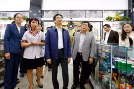 Phó Thủ tướng Vũ Đức Đam trong chuyến thăm Lâm Đồng. (Ảnh: baolamdong.vn)
