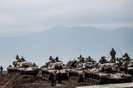 Xe quân sự Thổ Nhĩ Kỳ được triển khai tại Hassa, tỉnh Hatay, chuẩn bị tiến vào Syria ngày 21/1. (Nguồn: AFP/TTXVN)