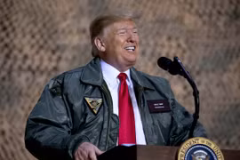 Tổng thống Trump phát biểu tại căn cứ không quân Al Asad, Iraq. (Nguồn: AP)