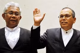 Ông Raus Sharif (phải) và ông Zulkefli Ahmad Makinudin. (Nguồn: freemalaysiatoday.com)