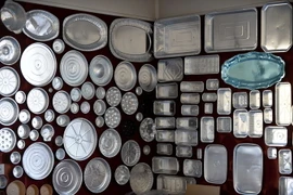 Nhà máy sản xuất khay nhôm ở Saint-Vincent-de-Mercuze, Pháp. (Nguồn: AFP/TTXVN)