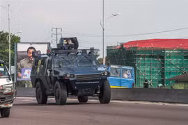 Cảnh sát tuần tra tại Kinshasa, Cộng hòa Dân chủ Congo. (Ảnh: AFP/TTXVN)