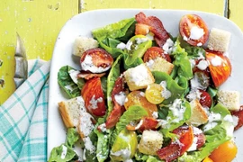 Mách nàng công sở mẹo làm salad ngon đúng chuẩn nhà hàng