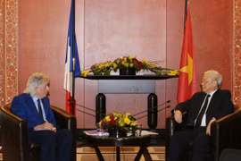 Tổng Bí thư Nguyễn Phú Trọng tiếp Chủ tịch Hội Hữu nghị Pháp-Việt Gérard Daviot. (Ảnh: Trí Dũng/TTXVN)