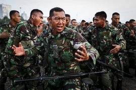 Các binh sỹ Indonesia diễn tập tại Jakarta. (Nguồn: EPA/TTXVN)