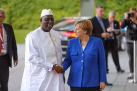 Thủ tướng Đức Angela Merkel và Tổng thống Senegal Macky Sall. (Nguồn: fajarinfos.com)