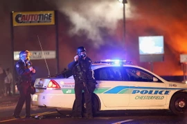 Hai đặc vụ của FBI bị bắn gần khu vực bất ổn Ferguson