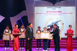 Thưởng học sinh đạt giải Olympic quốc tế và đạt điểm cao thi đại học