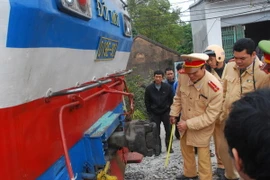 Hà Nam: Va chạm giữa tàu hỏa và ôtô làm một người thiệt mạng