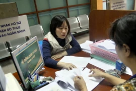 VCCI: Doanh nghiệp tiếp tục "kêu" về các thủ tục thuế, hải quan