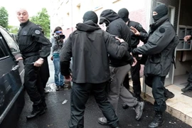 Lỗ hổng an ninh ở châu Âu mở đường cho làn sóng cực đoan