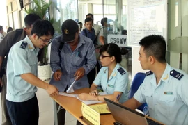 Bộ Tài chính yêu cầu xử lý ngay các vướng mắc thuế, hải quan
