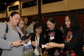 Việt Nam thành công kép tại Hội chợ Phu nhân, phu quân ngoại giao