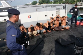 Cảnh sát Malaysia bắt giữ 13 cướp biển người Indonesia