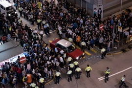 Sinh viên Hong Kong dọa hành động nhằm vào tòa nhà chính quyền