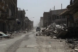 Lực lượng chống khủng bố Iraq tuần tra tại Thành cổ Mosul. (Nguồn: AFP/TTXVN)