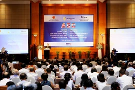 Quang cảnh toạ đàm. (Ảnh: Nguyễn Dân/TTXVN)