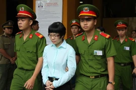 Bị cáo Huỳnh Thị Huyền Như bị đưa ra xét xử tại Tòa án Nhân dân Thành phố Hồ Chí Minh. (Ảnh: Thanh Vũ/TTXVN)