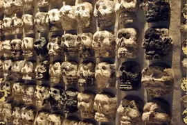 Một tòa tháp sọ người ở Mexico. (Nguồn: aztecatrece.com)