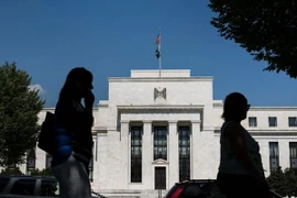 Quang cảnh bên ngoài trụ sở Ngân hàng Dự trữ Liên bang Mỹ ở thủ đô Washington. (Nguồn: AFP/TTXVN)