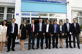 Đoàn Ban Chỉ đạo Công tác Thông tin đối ngoại thăm trụ sở Hãng thông tấn Anadolu Agency. (Nguồn: AA/TTXVN)