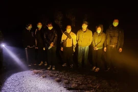 7 công dân bị phát hiện khi nhập cảnh trái phép. (Ảnh: TTXVN phát) 