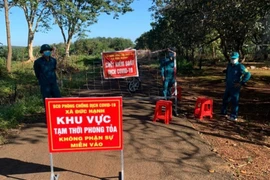 Một điểm phong tỏa do dịch COVID-19 tại Bình Phước. (Ảnh: K GỬIH/TTXVN)