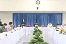 Lãnh đạo Ủy ban Nhân dân tỉnh Đồng Nai phát biểu tại cuộc họp. (Ảnh: Công Phong/TTXVN)