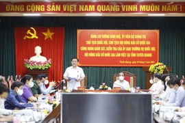 Chủ tịch Quốc hội Vương Đình Huệ phát biểu tại buổi làm việc với Ủy ban bầu cử tỉnh Tuyên Quang. (Ảnh: Doãn Tấn/TTXVN) 