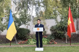 Đại sứ Việt Nam tại Ukraine Nguyễn Hồng Thạch phát biểu tại buổi lễ kỷ niệm Quốc khánh Việt Nam 2/9.(Ảnh: TTXVN phát)