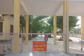 Một góc Bệnh viện dã chiến số 1 tỉnh Nghệ An làm nhiệm vụ thu dung, điều trị bệnh nhân COVID-19. (Ảnh: Trung Thành/TTXVN)