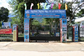 Hai học sinh đầu tiên dương tính với SARS-CoV-2 tại ổ dịch xã Bản Giang, huyện Tam Đường, tỉnh Lai Châu. (Ảnh: Nguyễn Oanh/TTXVN)