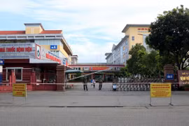 Bệnh viện Đa khoa Hà Tĩnh được phong tỏa. (Ảnh: Công Tường/TTXVN)